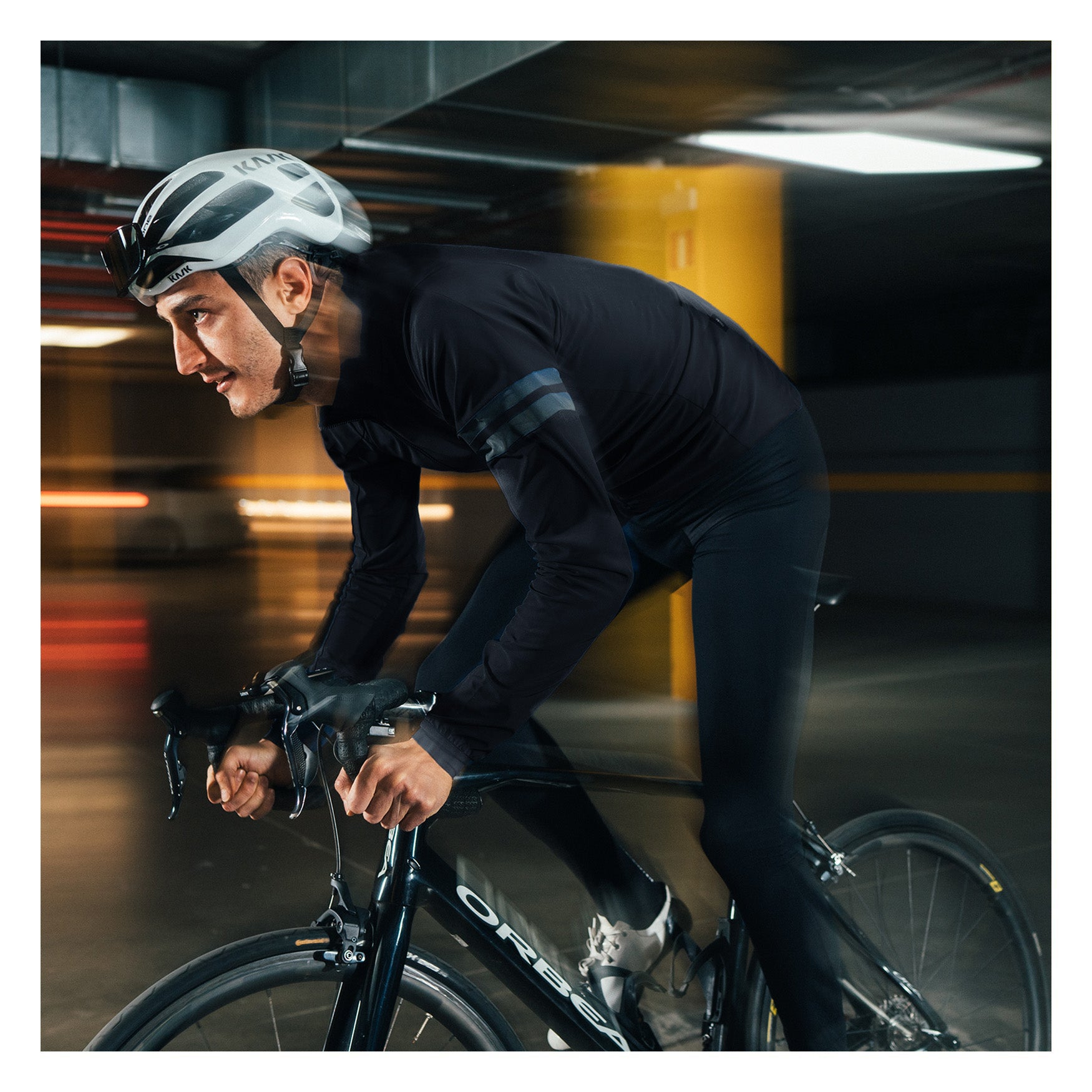 Essence Wind Jacket / Black